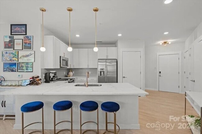 Photo - 3630 N Davidson St Unit 3313