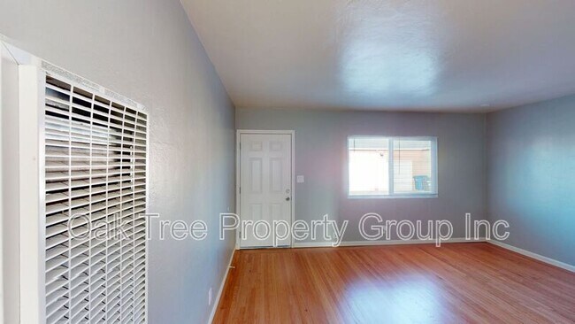 Photo - 22815 Grand St