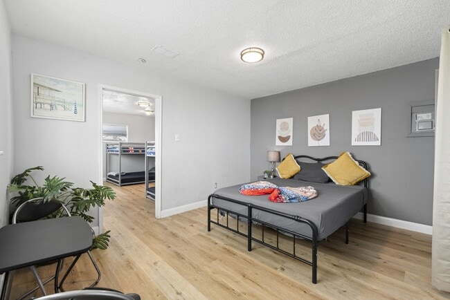 Building Photo - 4018 Sealy Ave