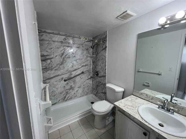 Photo - 920 NE 169th St Unit 504