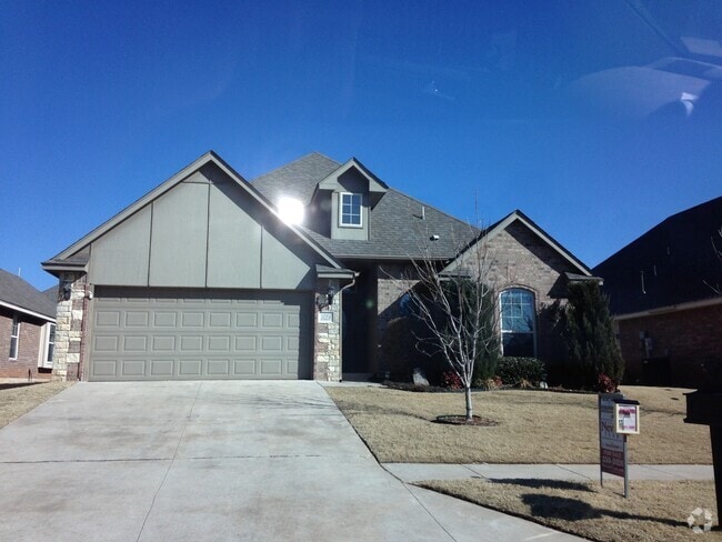 Building Photo - Gated Addition -  3 Bed 2 Bath 2 Car Garag... Rental