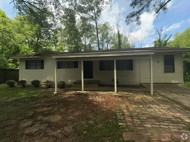 Building Photo - 2615 Hillside Dr Rental