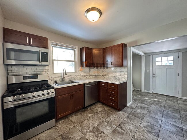 Photo - 13340 Fir St