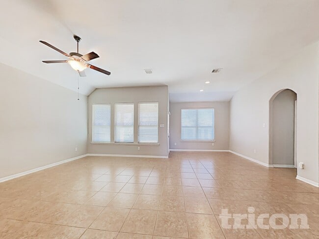 Photo - 410 Heatherton Hill Dr