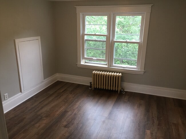 bedroom1 - 721 Locust St Unit 5