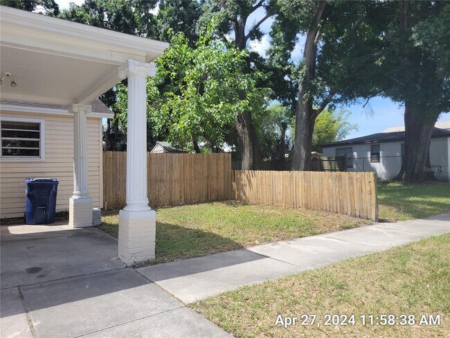 Photo - 2225 E 10th Ave