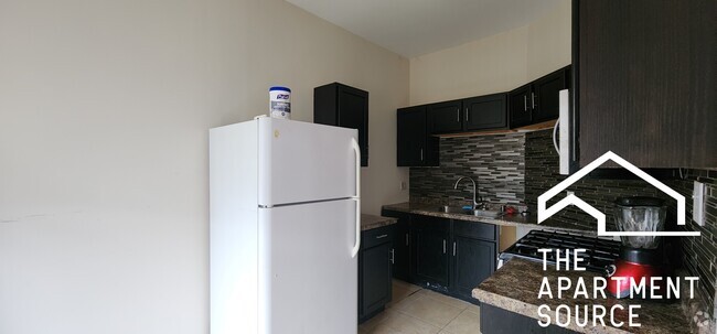 Building Photo - 4322 N Sheridan Rd Unit 301 Rental