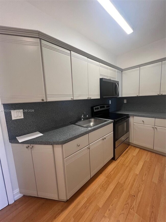 Photo - 820 Euclid Ave Unit 303