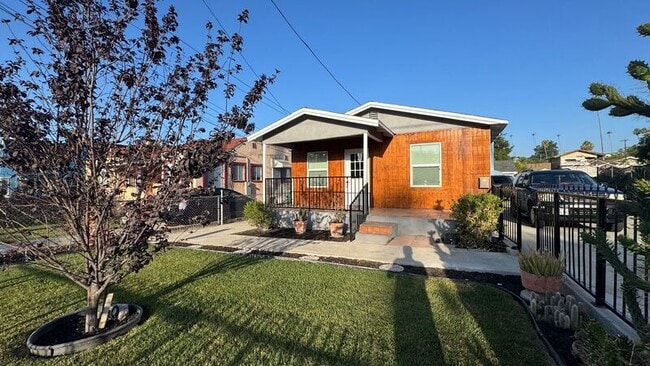 Building Photo - 3501-3503 1/2 Lifur Ave Rental