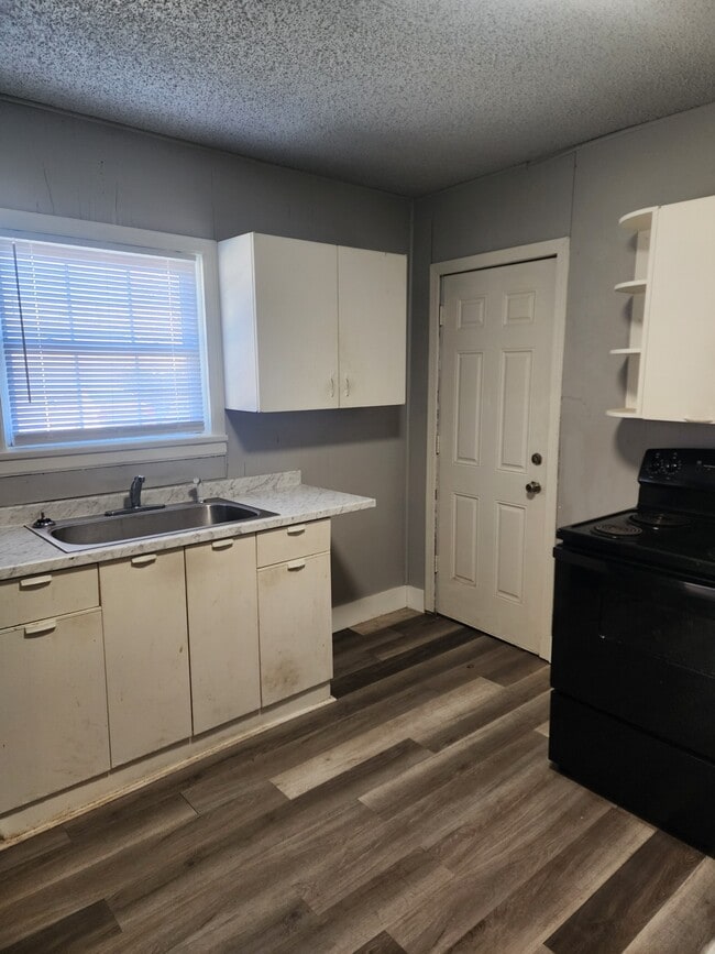 Photo - 2402 E Randolph Ave