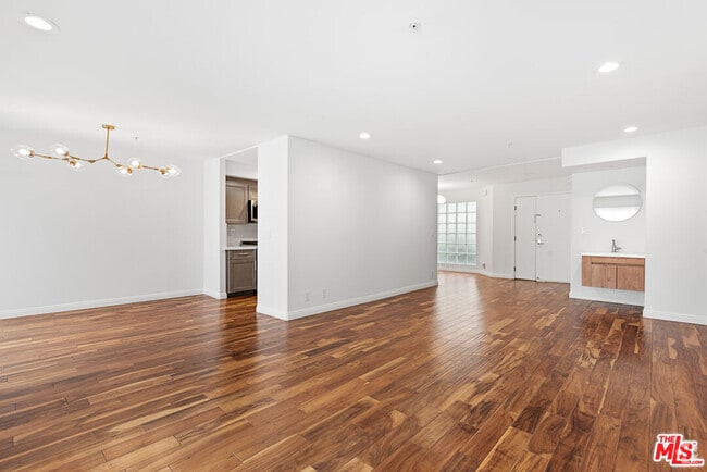 Building Photo - 1817 Selby Ave Unit 301 Rental