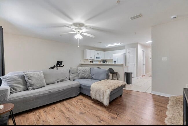 Photo - 17 Shell Ave SE Unit C1