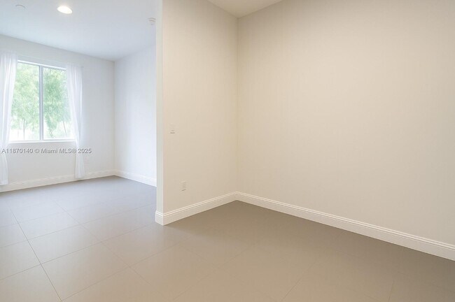 Photo - 541 NW 33rd St Unidad 4