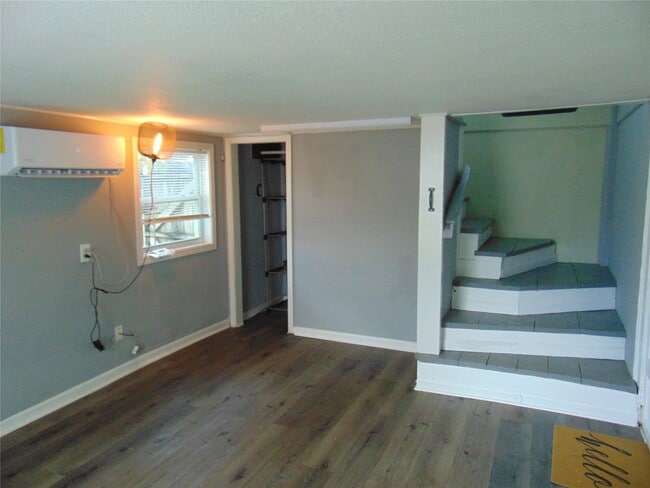 Photo - 5113 Avenue O 1/2