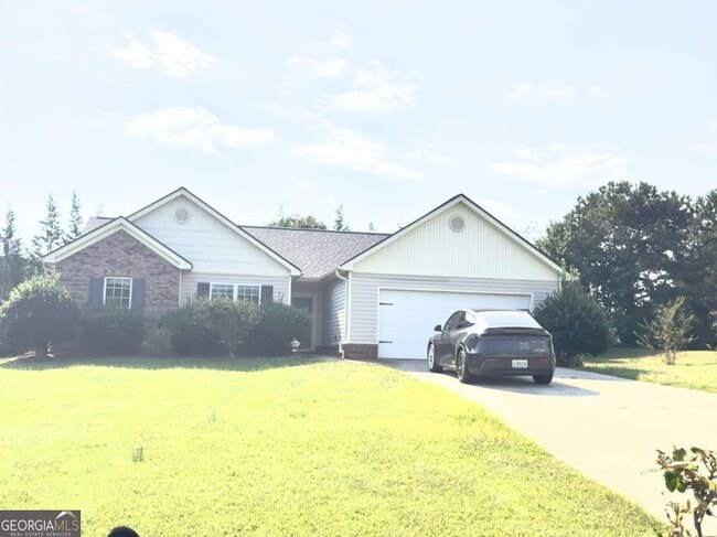 Photo - 211 Lucas Way