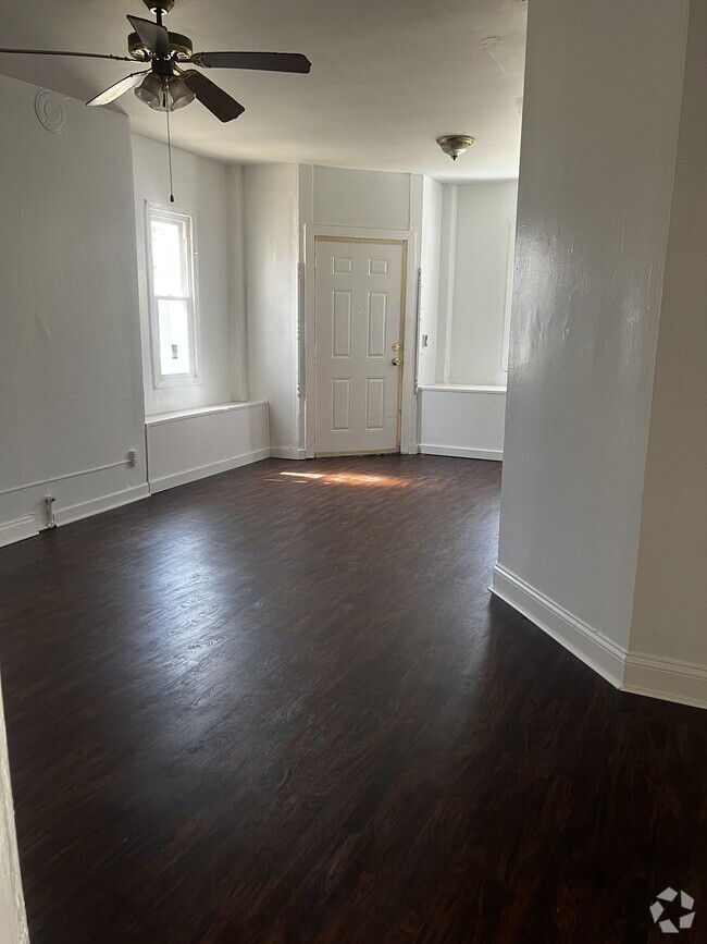 Building Photo - 2357 S Homan Ave Unit 1F Rental
