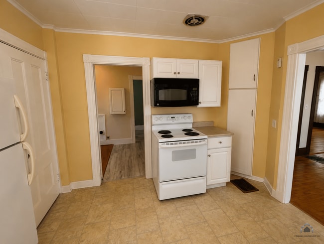 10 Middle St Unit 1