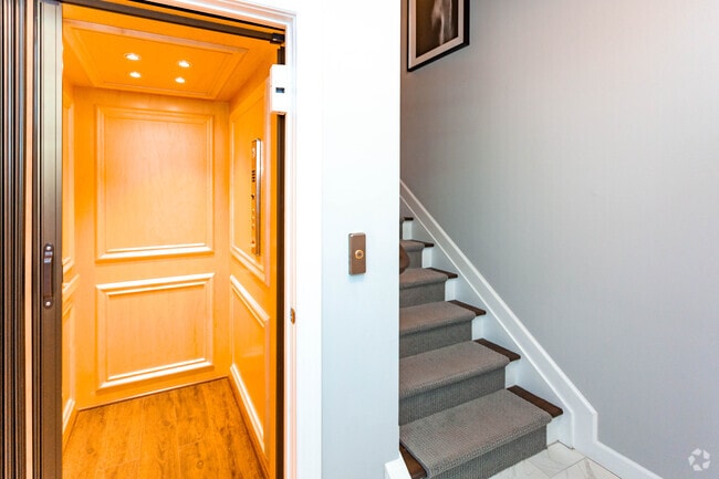 The Finch 2BR,2BA W/Elevator & Loft - 1559SF -Elevator