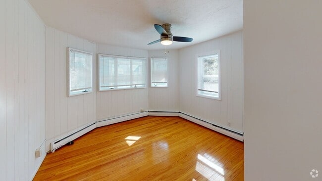 Building Photo - Magoun Square four bed duplex Rental