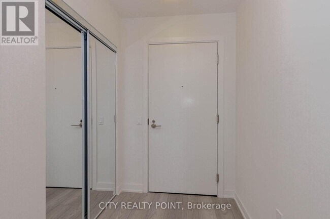 Photo - 120 Broadway Ave Unité 1612