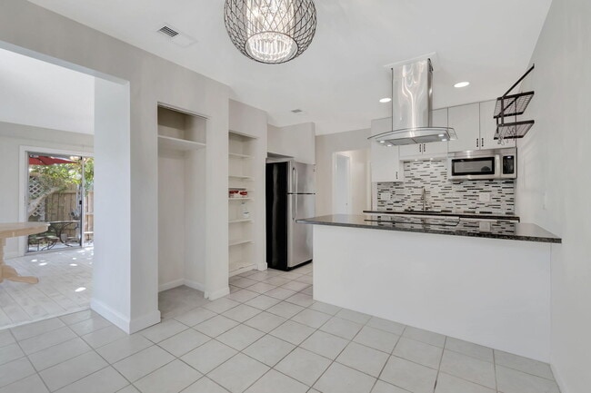 Photo - 309 NE 7th Ave