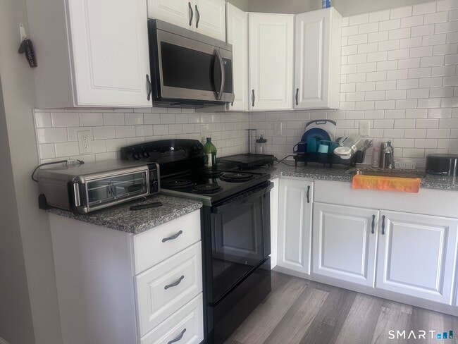 Photo - 205 Forbes St