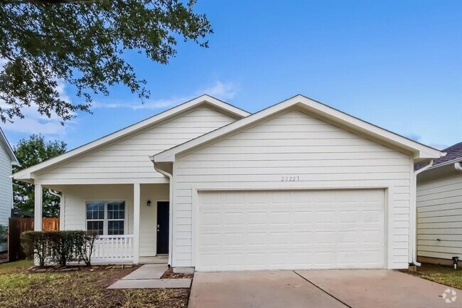 Building Photo - 21227 Peachvine Ln Rental