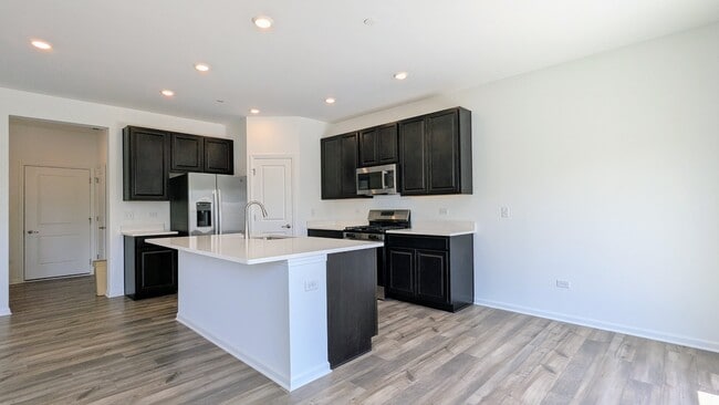 Photo - 809 Lindsay Ln