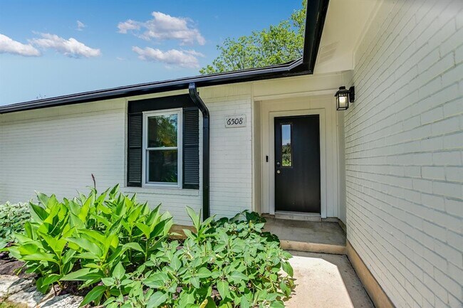 Building Photo - 6508 Sunnysky Way