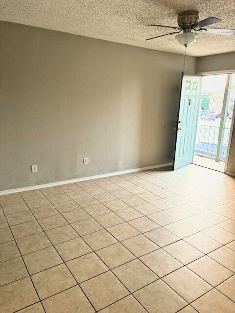 Photo - 505 Hackberry St Unidad 25
