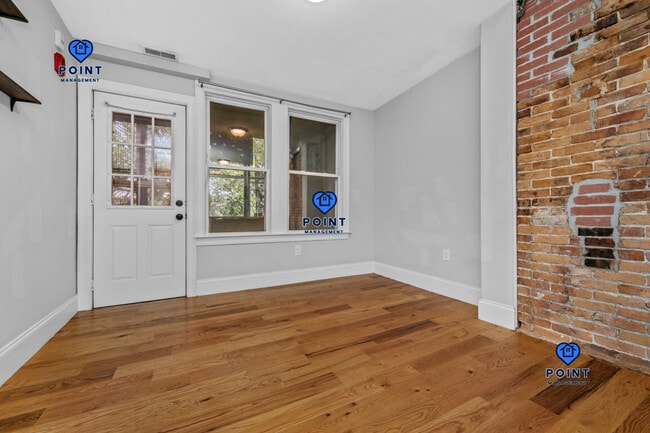 Photo - 146 Bremen St Unidad 1