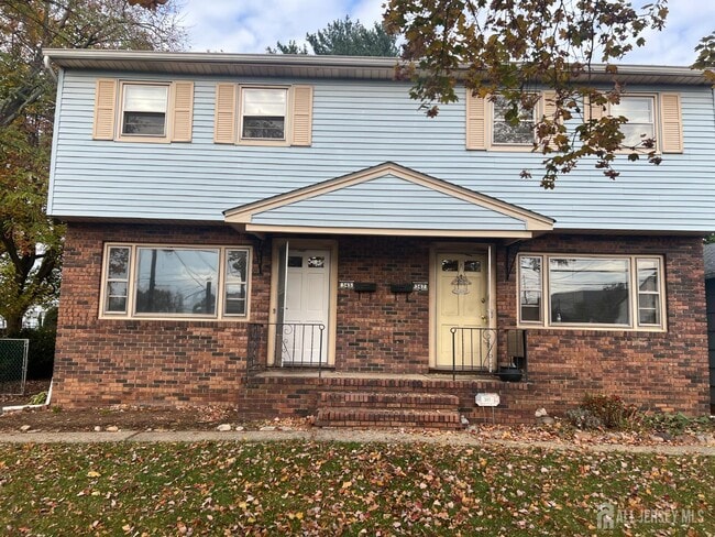 Building Photo - 345 Lincoln Blvd