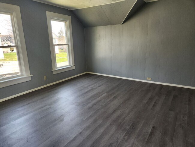 Photo - 2201 W 2nd St