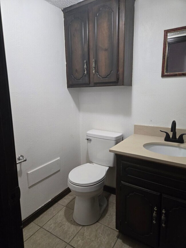 Photo - 501 N Main St Unit 501 N Main St Apt 2 Jennings, OK 74038