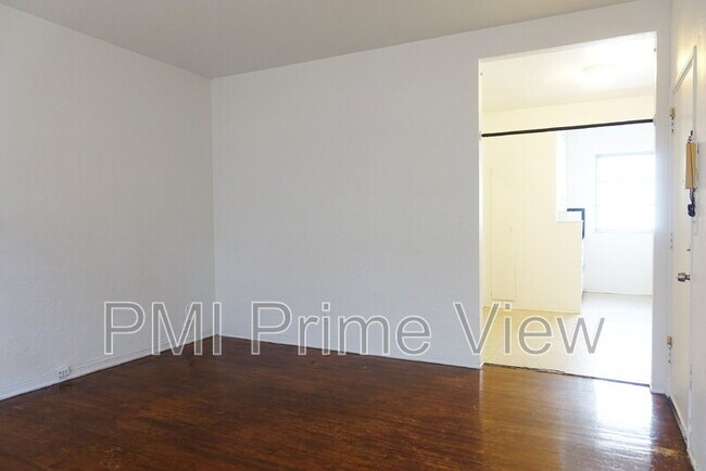 Photo - 905 16th St Unit #8