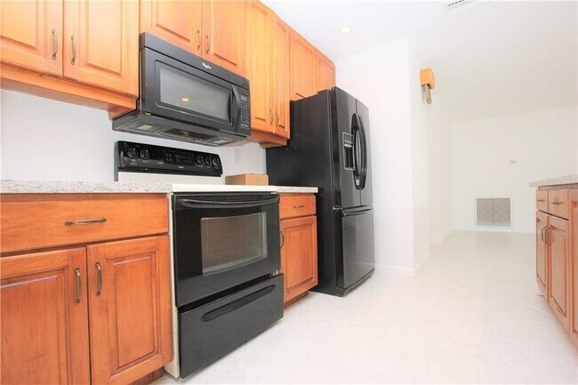 Photo - 1122 NW 82nd Ave