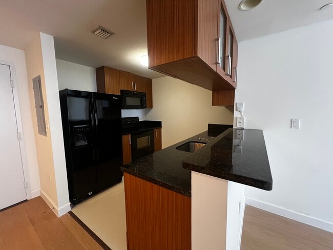 Building Photo - 104 NE 22nd St Unit A1 Rental