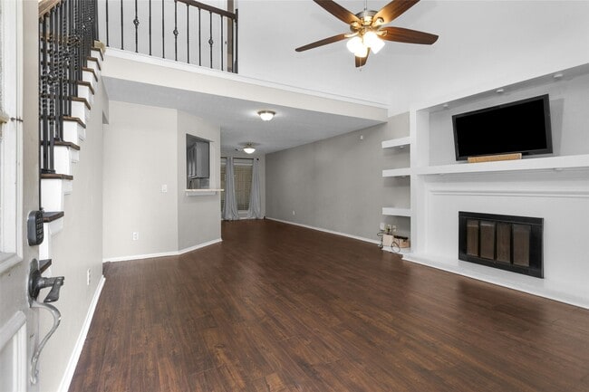 Photo - 16042 Glenbrook Knoll Ln