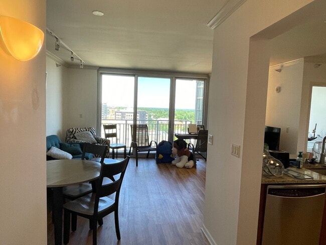 Photo - 807 Davis St Unit 1307
