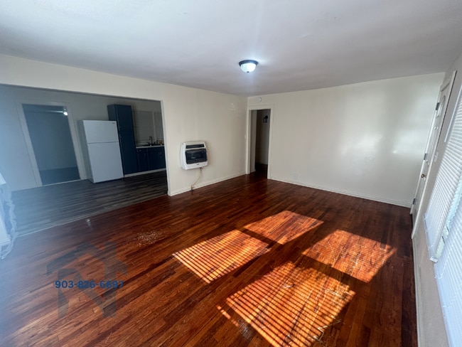 Photo - 205 E Ave A