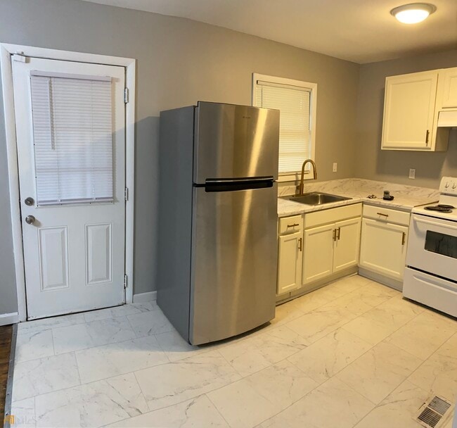 Building Photo - 3615 Adkins Rd NW