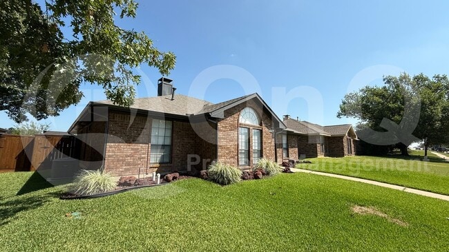 Photo - 416 W Oak St