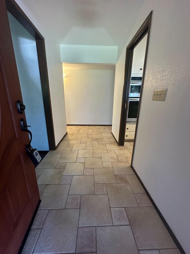 Photo - 6374 N 6th St