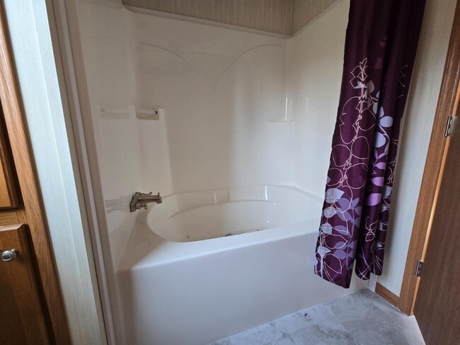 Photo - 620 Sinclair Ln