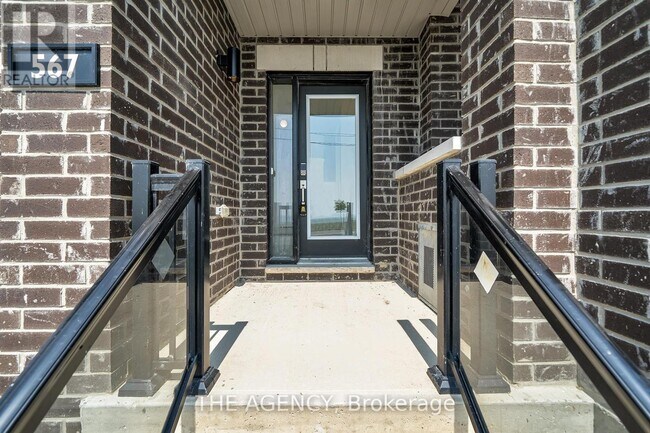 Photo - 567 Port Darlington Rd