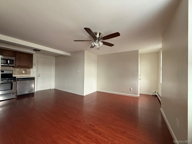 Photo - 2 Audrey Ave Unidad 7