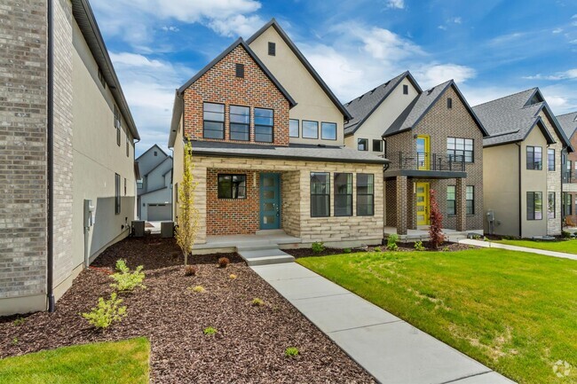 Building Photo - 4 Bedroom 3 Bathroom Home in Eagle Mountain!