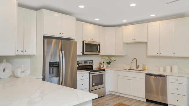 Carlsbad Village Apartment Homes - Carlsbad Village Apartment Homes