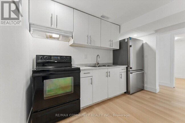 Photo - 90 Euclid Ave