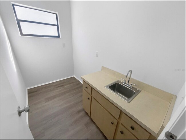 Photo - 7846 Cayuga Dr